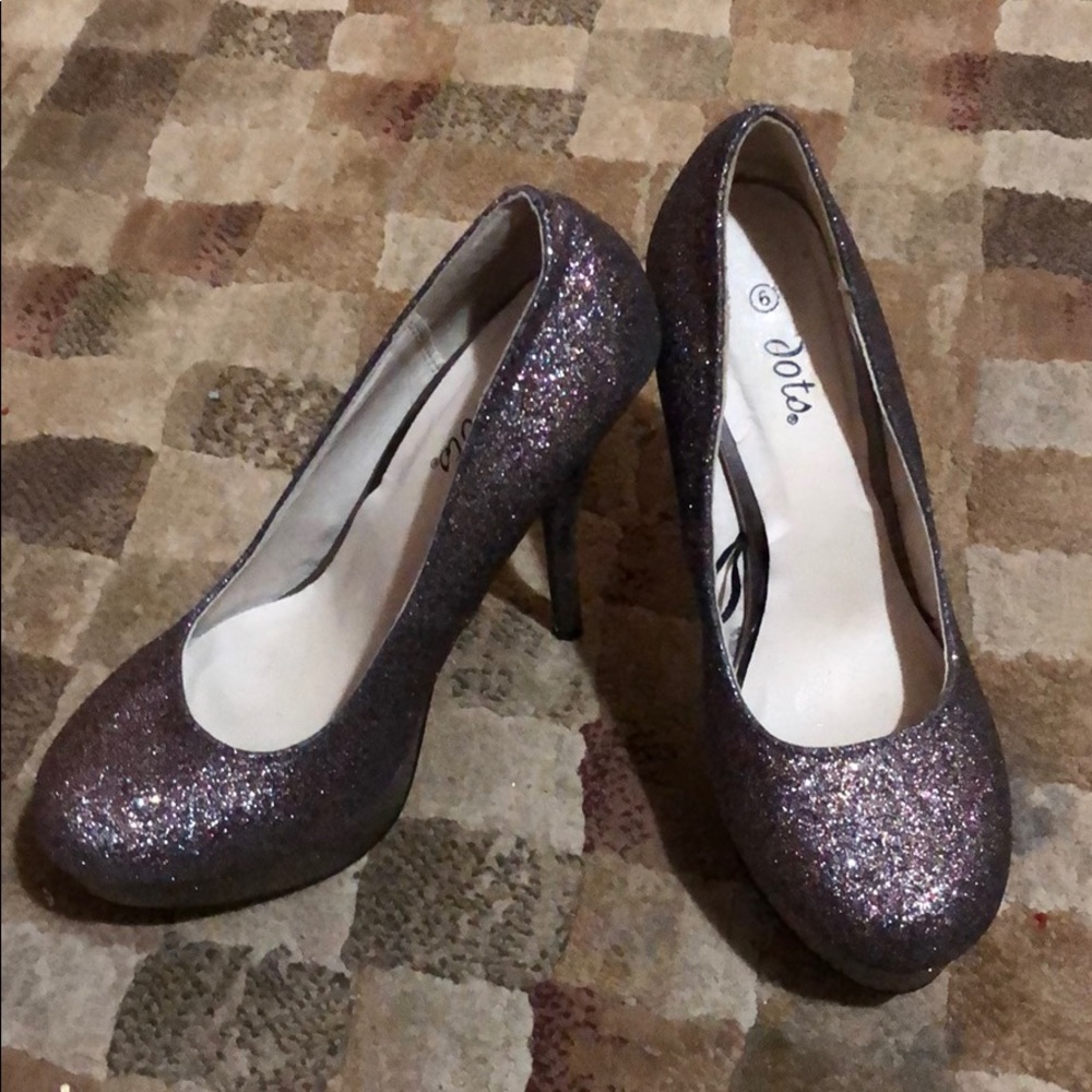 Glitter pumps